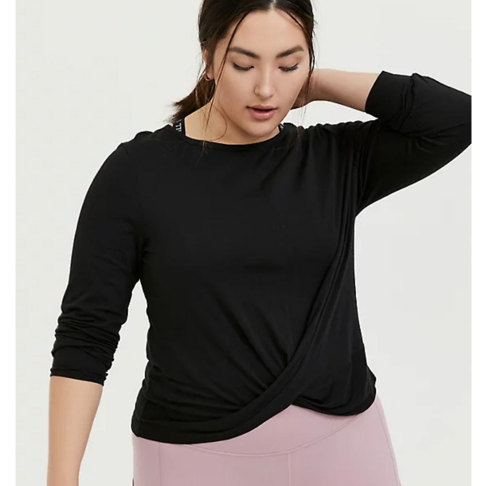 TORRID BLACK TWIST FRONT- WICKING ACTIVE CROP- LONG SLEEVED TEE